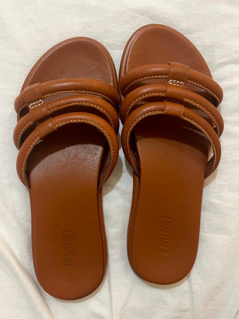 olukai leather sandals